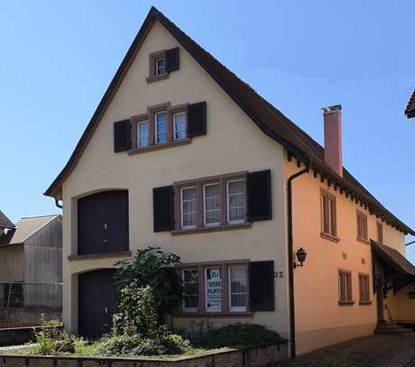 Historisches Einfamilienhaus mit unverbaubarem Panoramablick im Herzen von Ötlingen