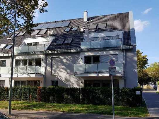 Großzügige und helle Dachgeschoss-Maisonettewohnung mit Klimaanlage