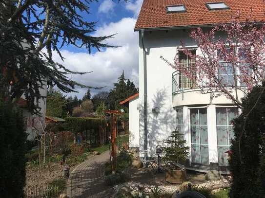 Ohne Makler - Geräumige Doppelhaushälfte mit tollem Garten