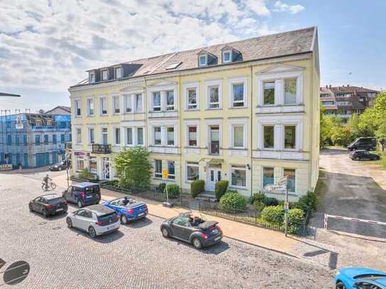 Mehrfamilienhaus mit Parkplatz in zentraler Lage!