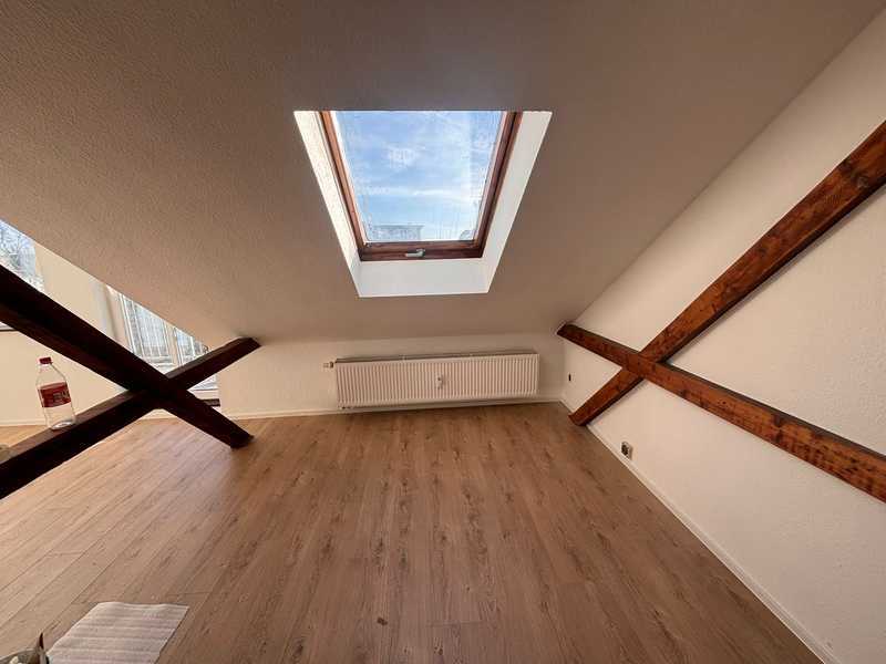 DG Wohnung in Gohlis mit Balkon, ab sofort verfügbar