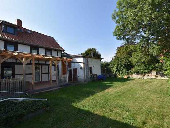 Schönes Haus mit großer Terrasse und ruhigem Grundstück