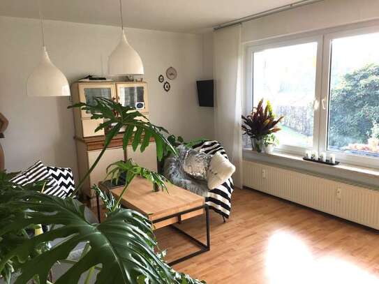 Helle 2-Zimmer-Wohnung mit tollem Ausblick, EBK und Terrasse