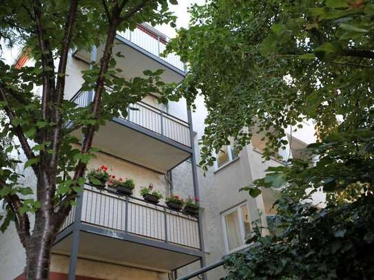 # Schicke 2 RW mit Balkon, Parkett und großer Wohnküche #