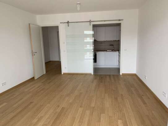 Helle und ruhige 2 Zimmerwohnung mit EBK und Innenhofbalkon