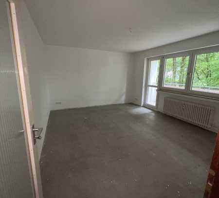 schöne helle 3 Zimmerwohnung im EG mit Balkon