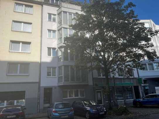 V-E-R-K-A-U-F-T Helles, voll möbiliertes Apartment in zentraler Lage