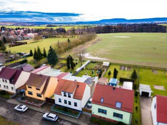 Einfamilienhaus für die Familie mit Garten und Nebengelass