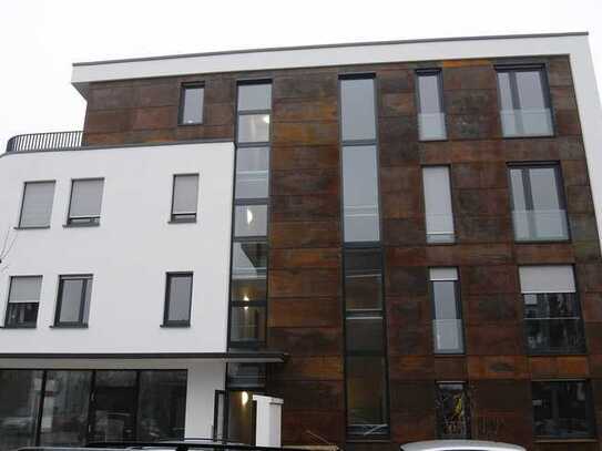 Wohnen in unmittelbarer Elbnähe: Fußbodenheizung, Balkon, Parkett, Badewanne & Dusche, Tiefgarage!