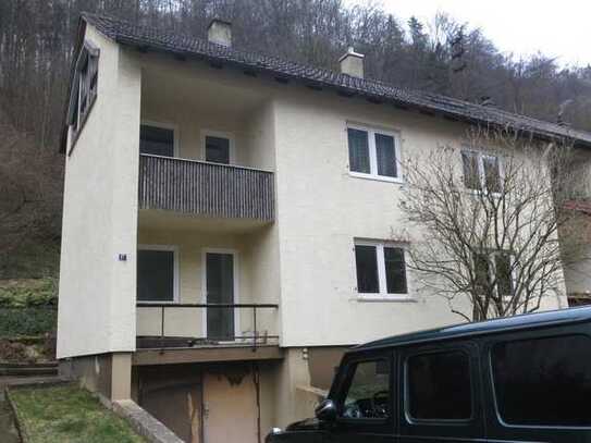 2-3-Familienhaus / sofort frei / großer Garten