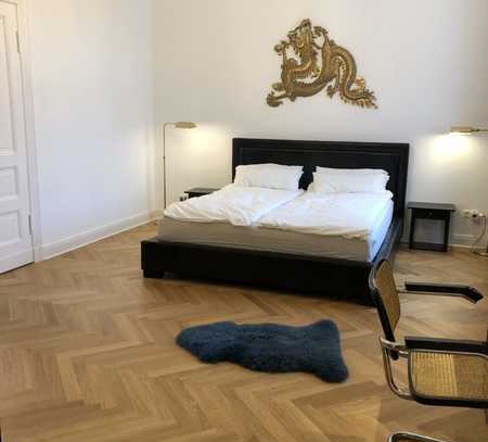 Charlottenburg: Seesener Str: MÖBLIERTE LUXUS 2-Zi-Wohung im Hinterhaus 4. OG - per 15.02.2025