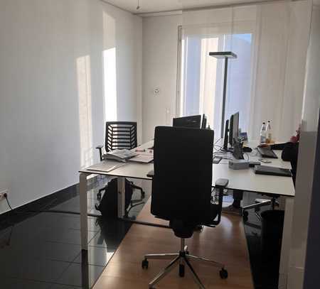 Nachmieter gesucht für Bürofläche mit Neckar und Schlossblick in Neuenheim