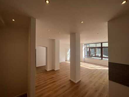 Erstbezug nach Sanierung: Geschmackvolle 3-Raum-EG-Wohnung mit geh. Innenausstattung in Leverkusen