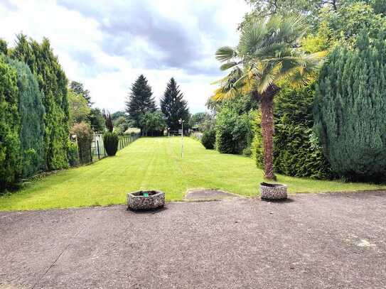 Charmantes, großzügiges Ein-/Zweifamilienhaus mit riesigem Garten in Erftstadt Nähe Köln