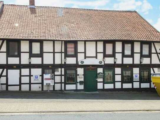 Großartige Gelegenheit: Mehrfamilienhaus mit Gewerbe in Liebenburg