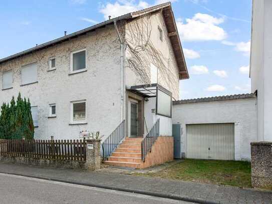 Großes Wohnhaus mit viel Potenzial in ruhiger Lage