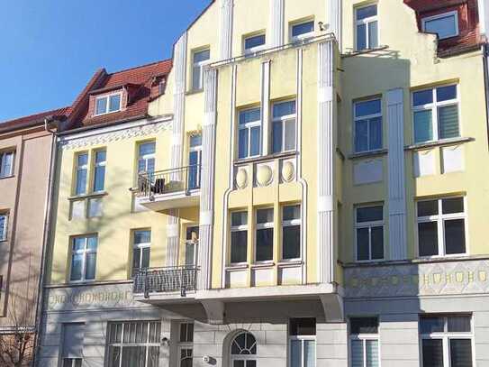 Schöne 2-Zimmer-Wohnung mit separaten Eingang und Balkon!!