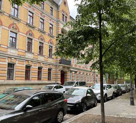 2-Raum- Wohnung im Altbau mit Balkon