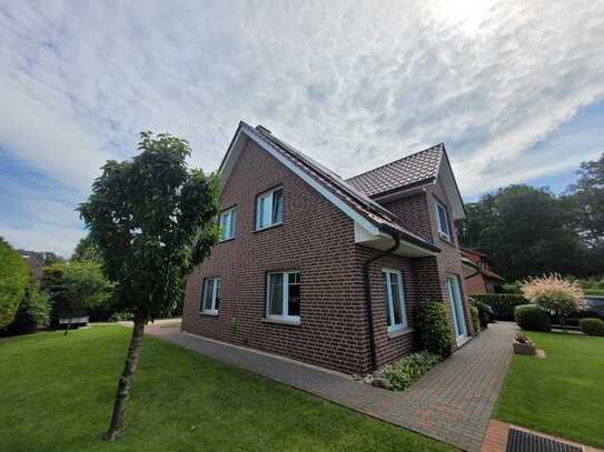 Hier wollen Sie wohnen! Tolles Familienhaus ++ Erdwärmepumpe ++ PV-Anlage ++ Top-Zustand