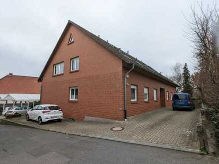 "Einladende 4,5 Zimmer Maisonettewohnung mit eigenem Garten, Balkon, EBK und Carport in Broistedt"