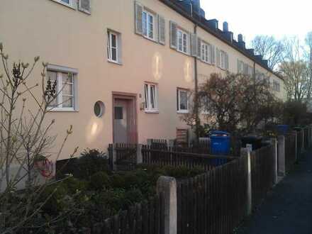 Werderau, zwei Zimmer, große Küche, Bad, Balkon in heller freundlicher Lage