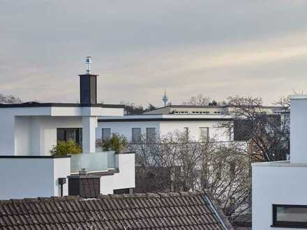 Büderich: 2-Zi-Rooftop-Maisonette im OG + DG. Terrasse + Balkon. EBK. Erstbezug nach Sanierung (A+).