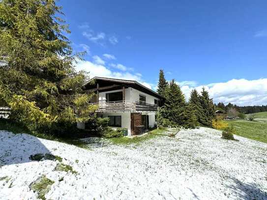 Hier sitzen Sie in der ersten Reihe - Einfamilienhaus mit ELW und traumhaftem Bergblick