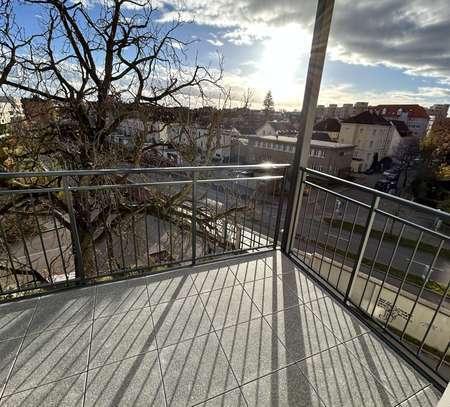 Stilvolle 2-Zimmer-Wohnung mit Balkon und Einbauküche in Augsburg