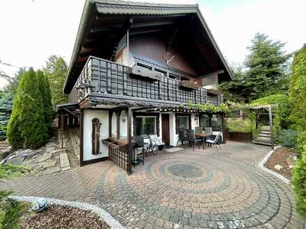 Schönes Einfamilienhaus mit Blick auf die Berge