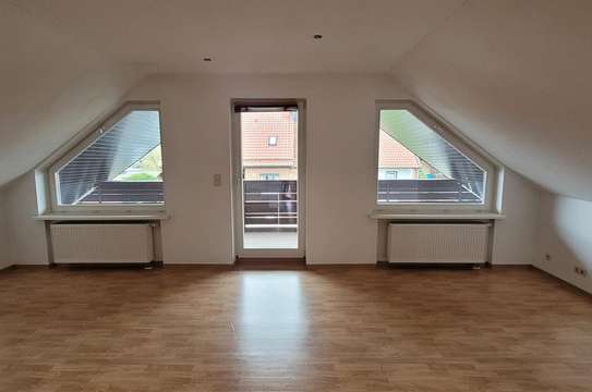 Renovierte Wohnung mit Balkon am Stadtrand