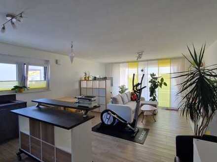 Hochwertige 2-Zimmer Wohnung mit Balkon und Einbauküche in Kirchheim am Neckar