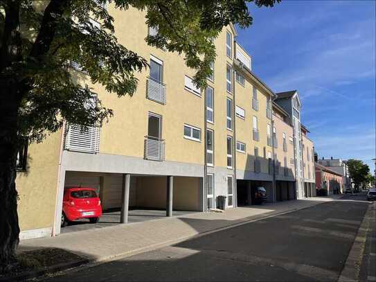 Ruheoase mitten in der Stadt mit 60 m² Terrasse - 3,5-Zimmer-Wohnung, EBK, Garage & Stellplatz!