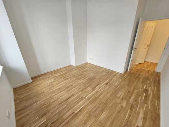 2 Zimmer inkl. Balkon + Parkett + Bad mit Du + SP