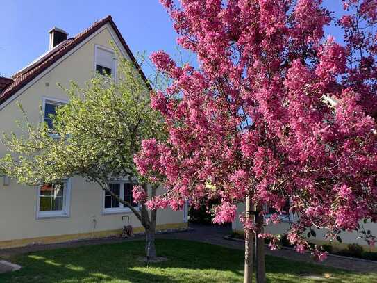 Freistehendes Einfamilienhaus, gehobener Zustand, in ruhiger grüner Lage