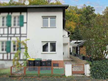 Gemütliches Zuhause mit Wintergarten im grünen Eitorf