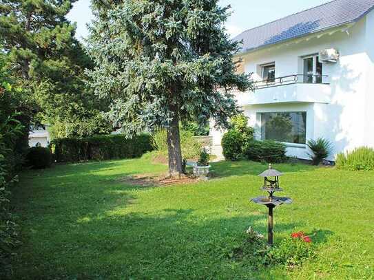 Schönes Einfamilienhaus mit großem Garten