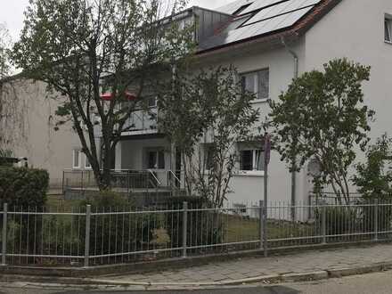 Renovierte 3-Zimmer-Wohnung m. Süd-Dachbalkon, Einbauküche, Regenstauf, 2. Stock, Mansarde