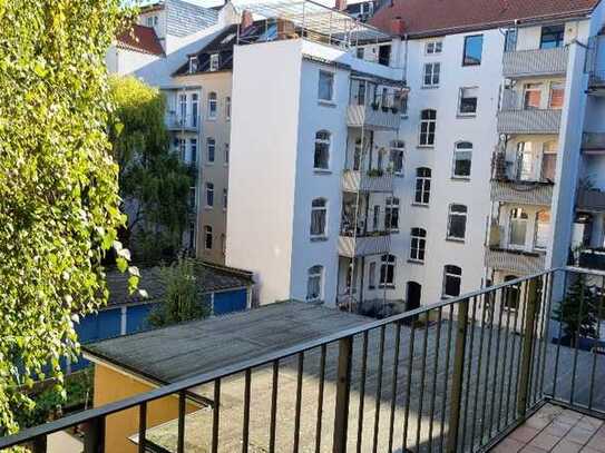 Südstadt: 2 Zimmerwohnung mit Balkon und Gemeinschaftsgartennutzung - ggf. mit EBK