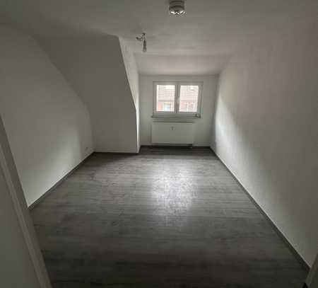 helle geräumige 3 Zimmer Wohnung