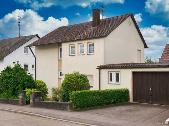 ***Wohnen am Braunersberg***
Einfamilienhaus in
begehrter Wohnlage
in Großbottwar
mit großem Gar