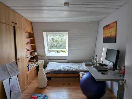 Helles Zimmer in christlich-ökumenischer WG auf dem Österberg, 11 m² mit großer Gemeinschaftsfläche