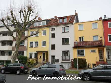 * FINDORFF - REGENSBURGER STR.│Gepflegte 2- Zi. Wonung mit EBK in schöner Lage