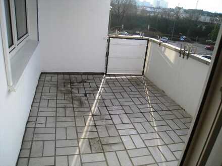 Helle frisch gestrichene 3,5 Zi.-Wohnung mit Balkon in Nähe des Phoenix-Sees