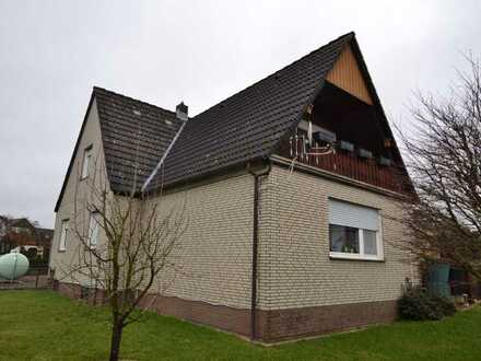 Einfamilienhaus mit Doppelgarage und Bauland in 37643 Negenborn