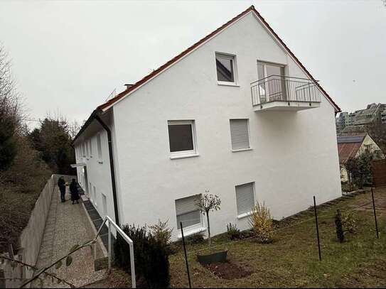 Erstbezug nach Sanierung: exklusive 3-Zimmer-Wohnung mit Einbauküche und Balkon in Stuttgart