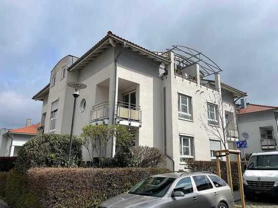 Sofort zur Eigennutzung verfügbar! Schicke Wohnung mit Sonnen-Balkon und TG-Stellplatz im Grünen!