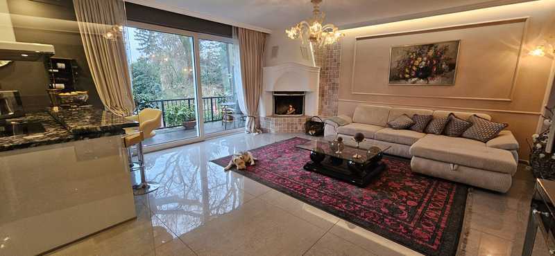 Barrierefreie Luxuswohnung in Marienburg mit Rheinblick