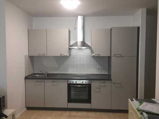 Frei ab 1.5.25 - Offene Küche inkl EBK + Möbel ! / Bad mit Fenster + Wanne u.v.m.