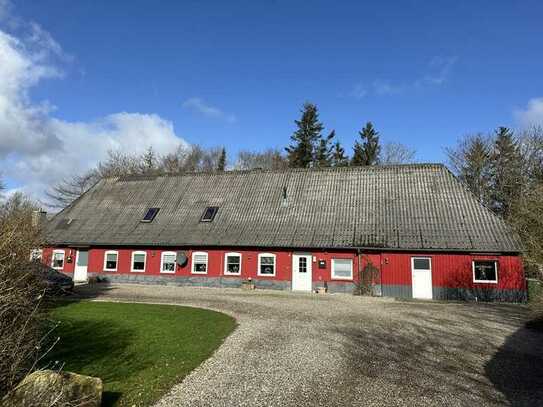 Großes Bauernhaus mit 4 Wohnungen in ruhiger Dorfrandlage!