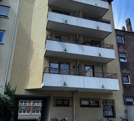2- Zimmer Wohnung mit Balkon und EBK in Mannheim zu vermieten
